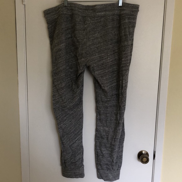 H&M•Gray Loungers - Picture 5 of 9